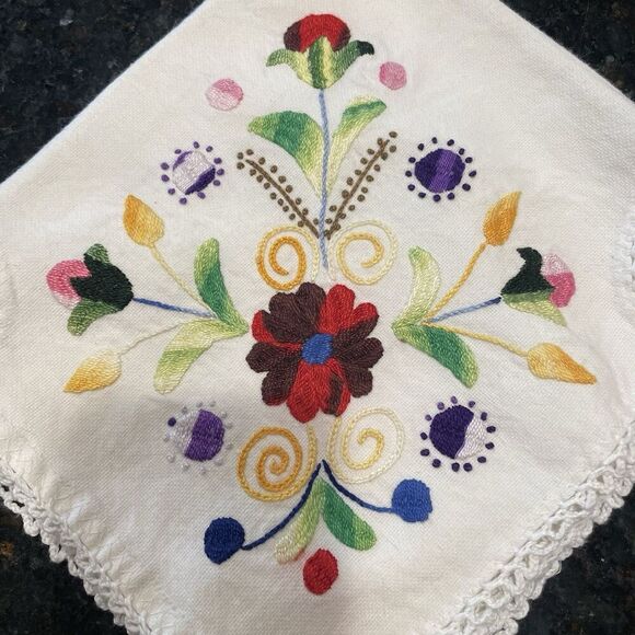 Vintage Embroidered Linen Bread Basket Napkin Flowers in Vibrant Colors 17x16" - Picture 4 of 11